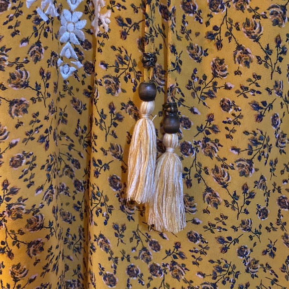 Mason and Belle embroidered top - Picture 3 of 6